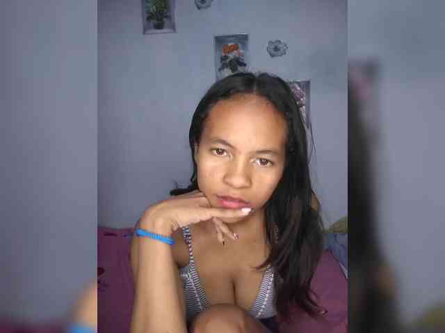 Sarah-71 webcam