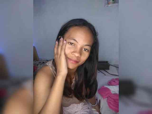 Sarah-71 webcam