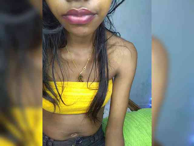 Sarah-71 webcam