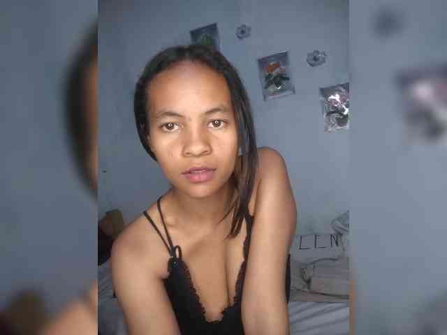 Sarah-71 webcam