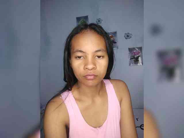 Sarah-71 webcam