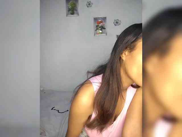Sarah-71 webcam
