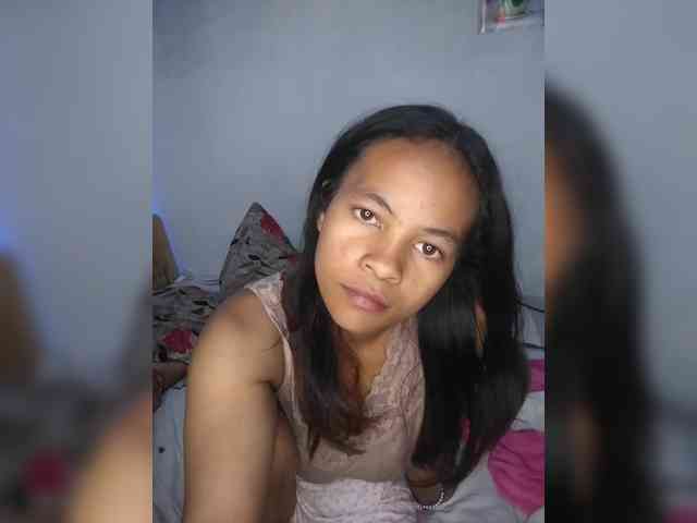 Sarah-71 webcam