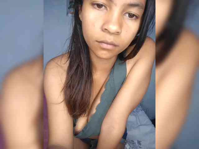 Sarah-71 webcam