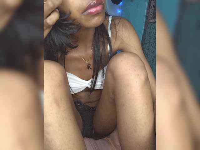 Sarah-71 webcam