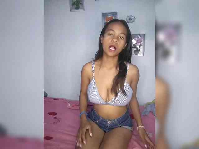 Sarah-71 webcam