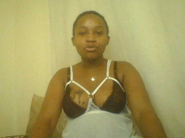 Evee live cam on BongaCams