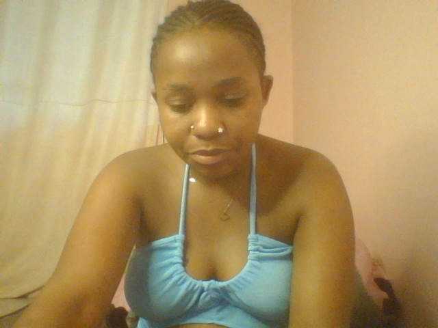 Evee live cam on BongaCams