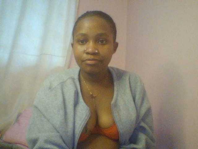 Evee live cam on BongaCams