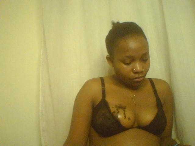 Evee live cam on BongaCams