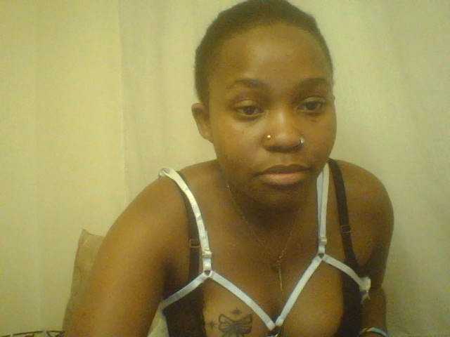 Evee live cam on BongaCams