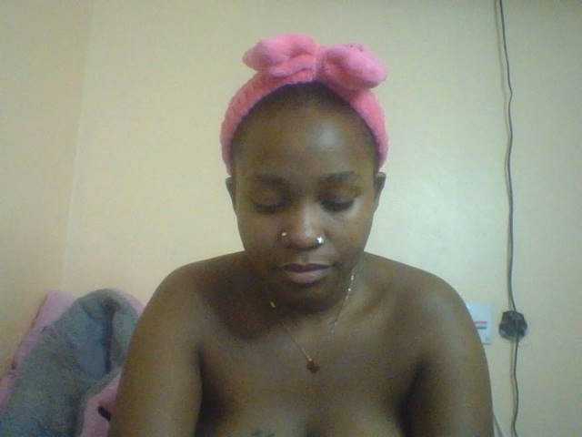 Evee live cam on BongaCams