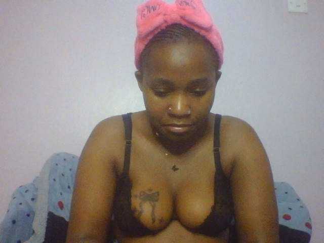 Evee live cam on BongaCams