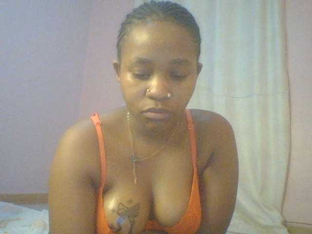 Evee live cam on BongaCams