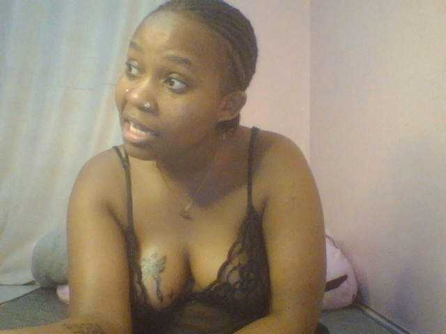 Evee live cam on BongaCams