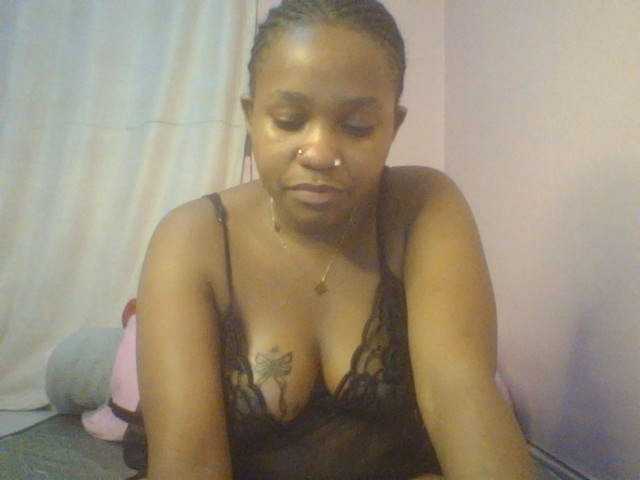 Evee live cam on BongaCams