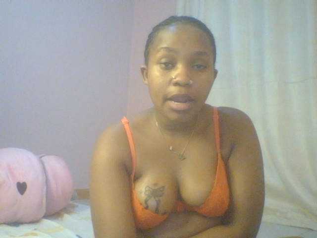 Evee live cam on BongaCams