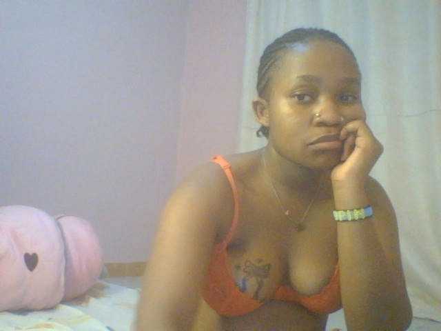 Evee live cam on BongaCams