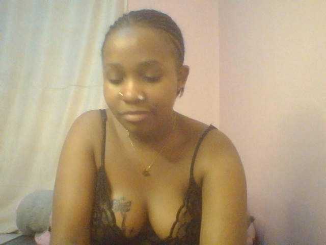 Evee live cam on BongaCams