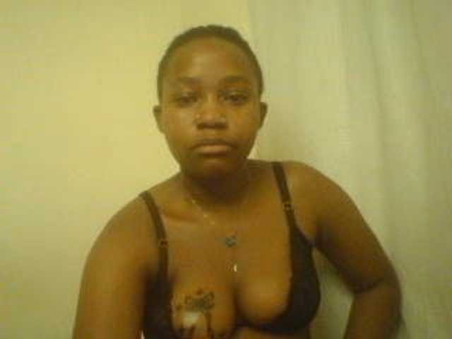 Evee live cam on BongaCams