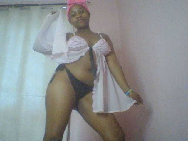 Evee live cam on BongaCams