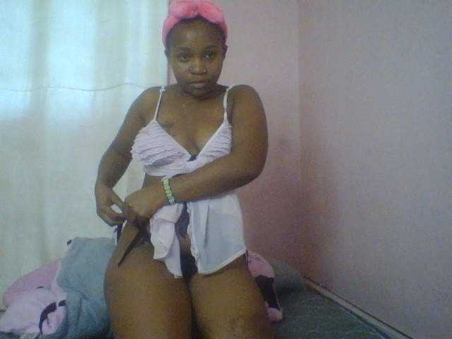Evee live cam on BongaCams