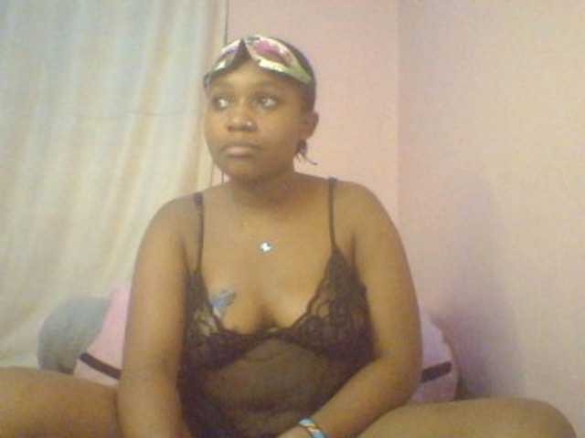 Evee live cam on BongaCams