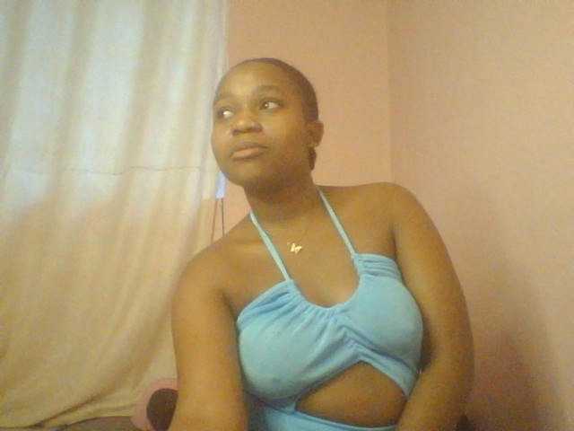 Evee live cam on BongaCams