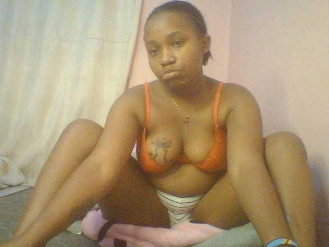 Evee live cam on BongaCams