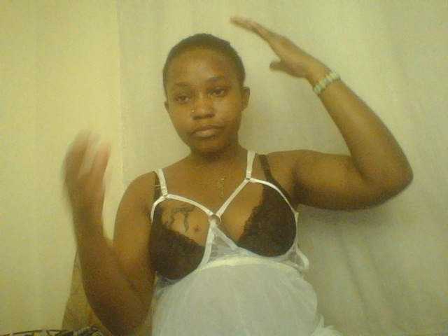 Evee live cam on BongaCams
