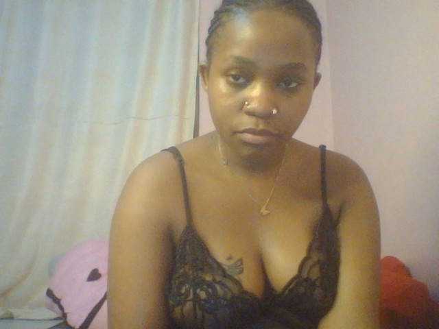 Evee live cam on BongaCams