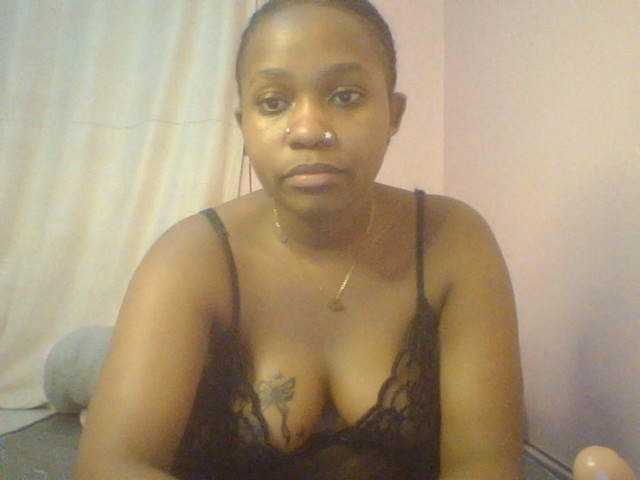 Evee live cam on BongaCams
