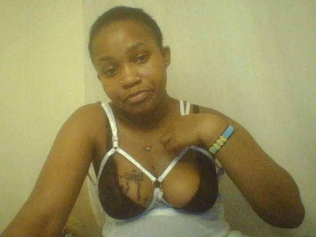Evee live cam on BongaCams