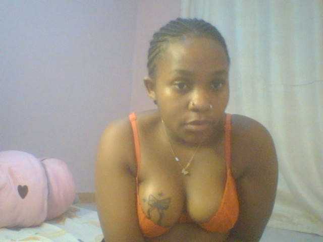 Evee live cam on BongaCams