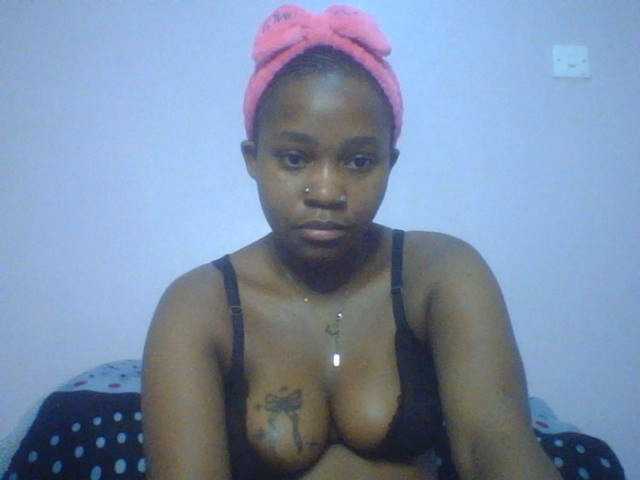 Evee live cam on BongaCams