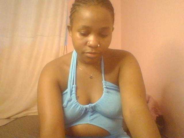 Evee live cam on BongaCams