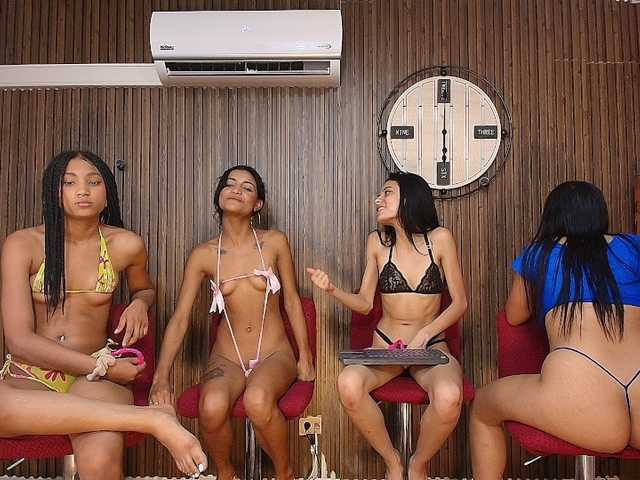 LatinsSquirting live cam on BongaCams