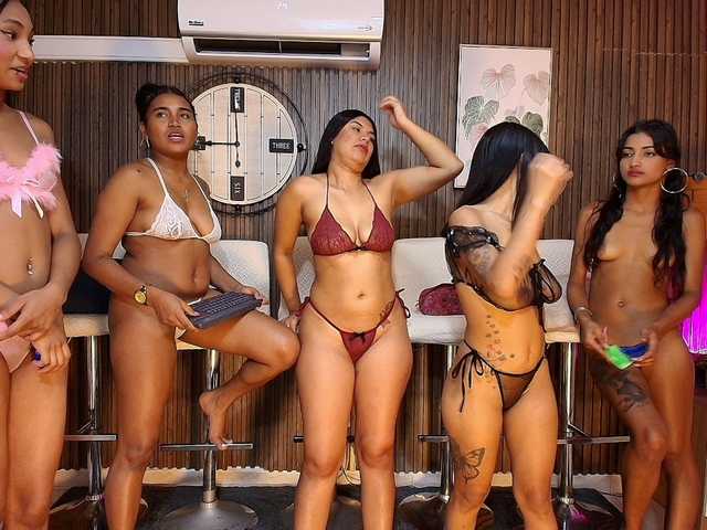 LatinsSquirting live cam on BongaCams