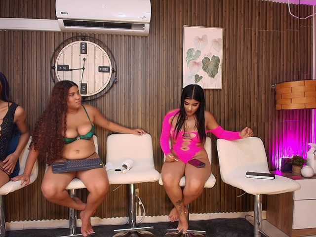 LatinsSquirting live cam preview