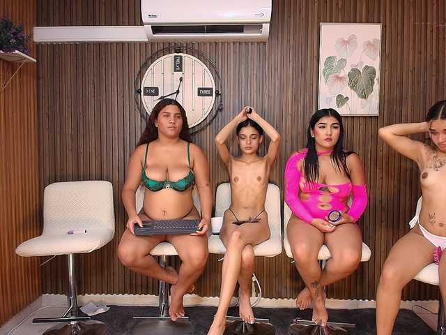 LatinsSquirting live cam preview