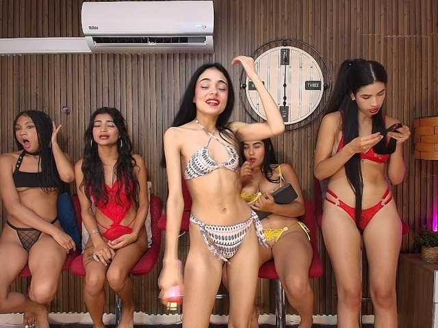 LatinsSquirting live cam on BongaCams