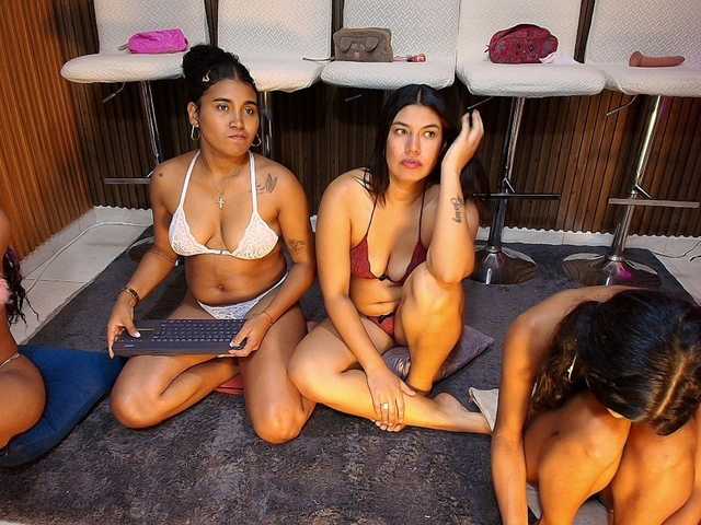 LatinsSquirting