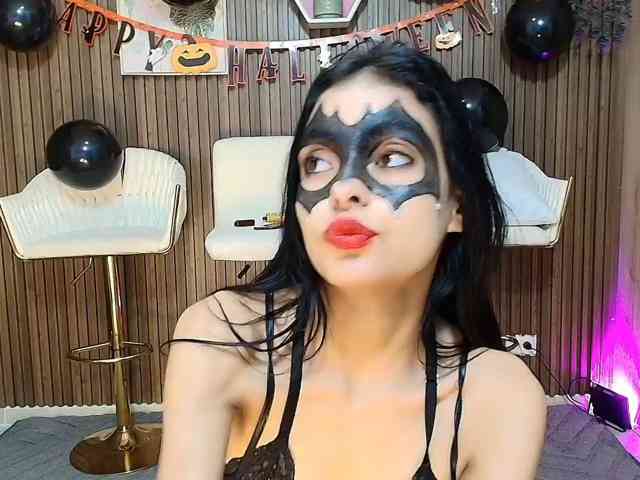 Latinssquirting's cam show statistics and live stream