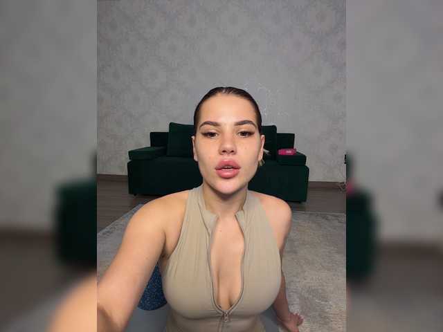 Elisavetaa live cam on BongaCams