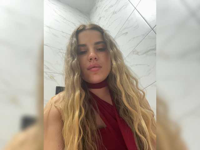 Elisavetaa live cam on BongaCams