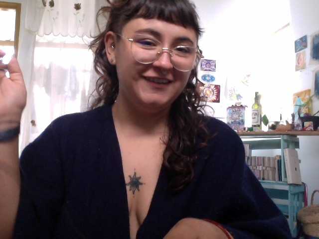 AlmaVolcan88 live cam on BongaCams