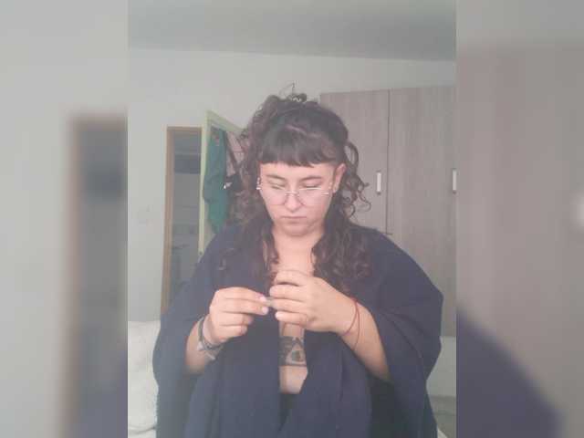 AlmaVolcan88 live cam on BongaCams