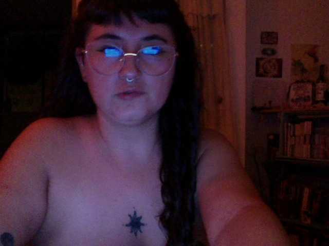 AlmaVolcan88 live cam on BongaCams