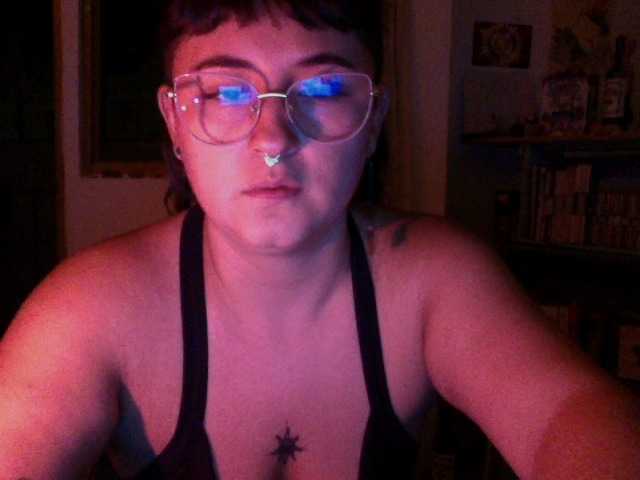 AlmaVolcan88 live cam on BongaCams