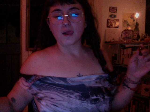 AlmaVolcan88 live cam on BongaCams